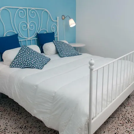 Caldura House Чефалу